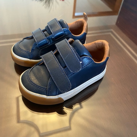 Old Navy Other - Sold! Toddle shoes size 6